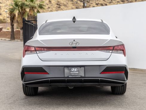 Used 2025 Hyundai Elantra SEL FWD image 11