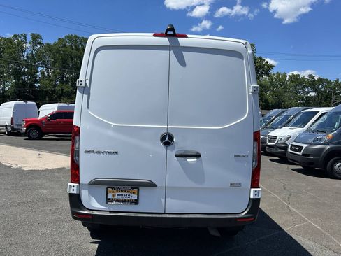 Used 2022 Mercedes-Benz Sprinter 1500 image 5