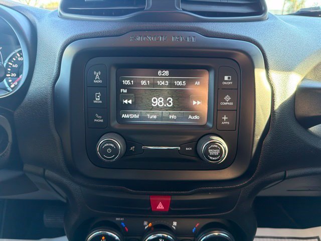 Used 2017 Jeep Renegade Latitude w/ Popular Equipment Group AWD/4WD image 22