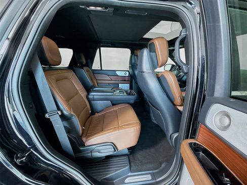 Used 2023 Lincoln Navigator Reserve AWD/4WD image 29