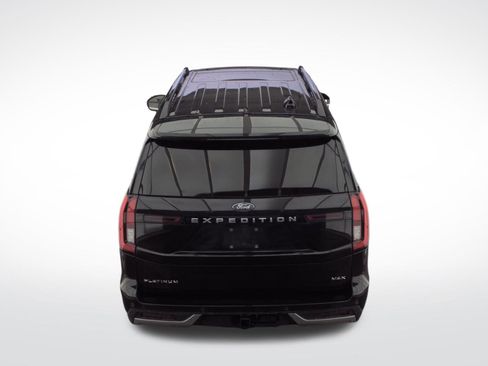 Certified 2025 Ford Expedition Max Platinum image 5
