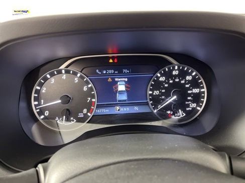 Used 2025 Nissan Frontier SV w/ SV Convenience Package RWD image 24