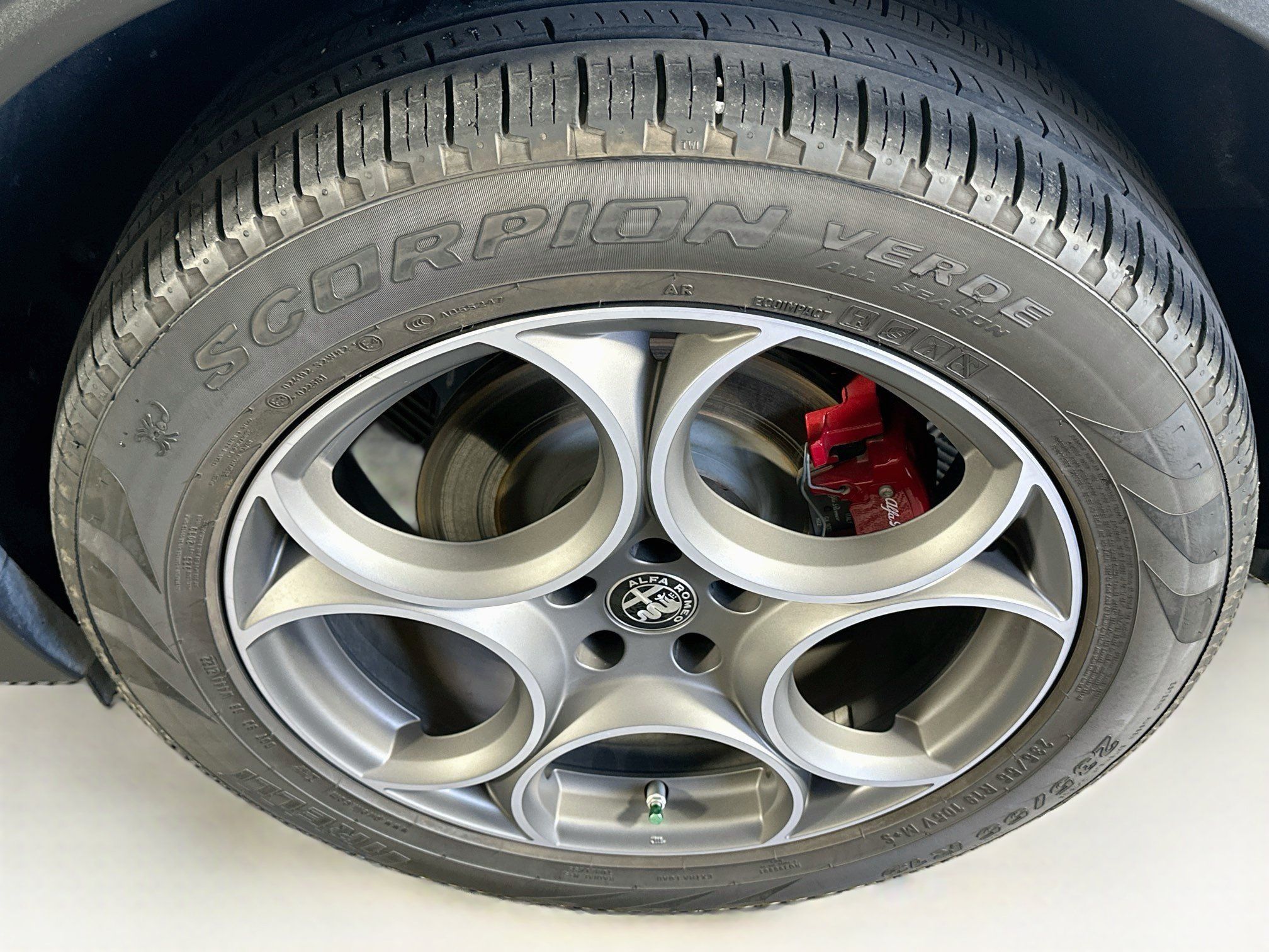 Used 2023 Alfa Romeo Stelvio Sprint RWD image 11