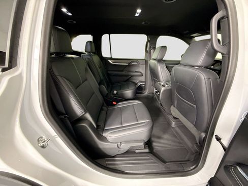 Used 2024 GMC Acadia Elevation w/ Luxury Package image 22