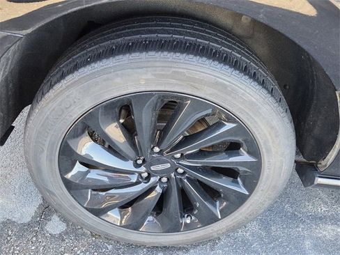 Used 2020 Lincoln Navigator L Reserve w/ Equipment Group 208A Reserve image 5