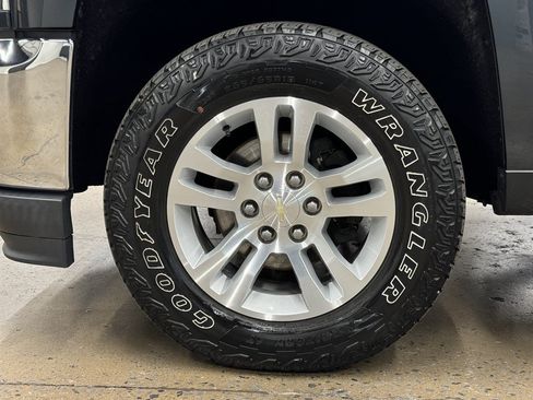 Used 2018 Chevrolet Silverado 1500 LT w/ All Star Edition AWD/4WD image 5