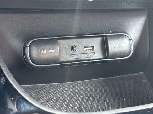 Used 2017 Kia Soul + w/ Audio Package FWD image 11