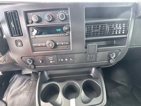 New 2025 Chevrolet Express 2500 Work Van w/ Enhanced Convenience Package image 24