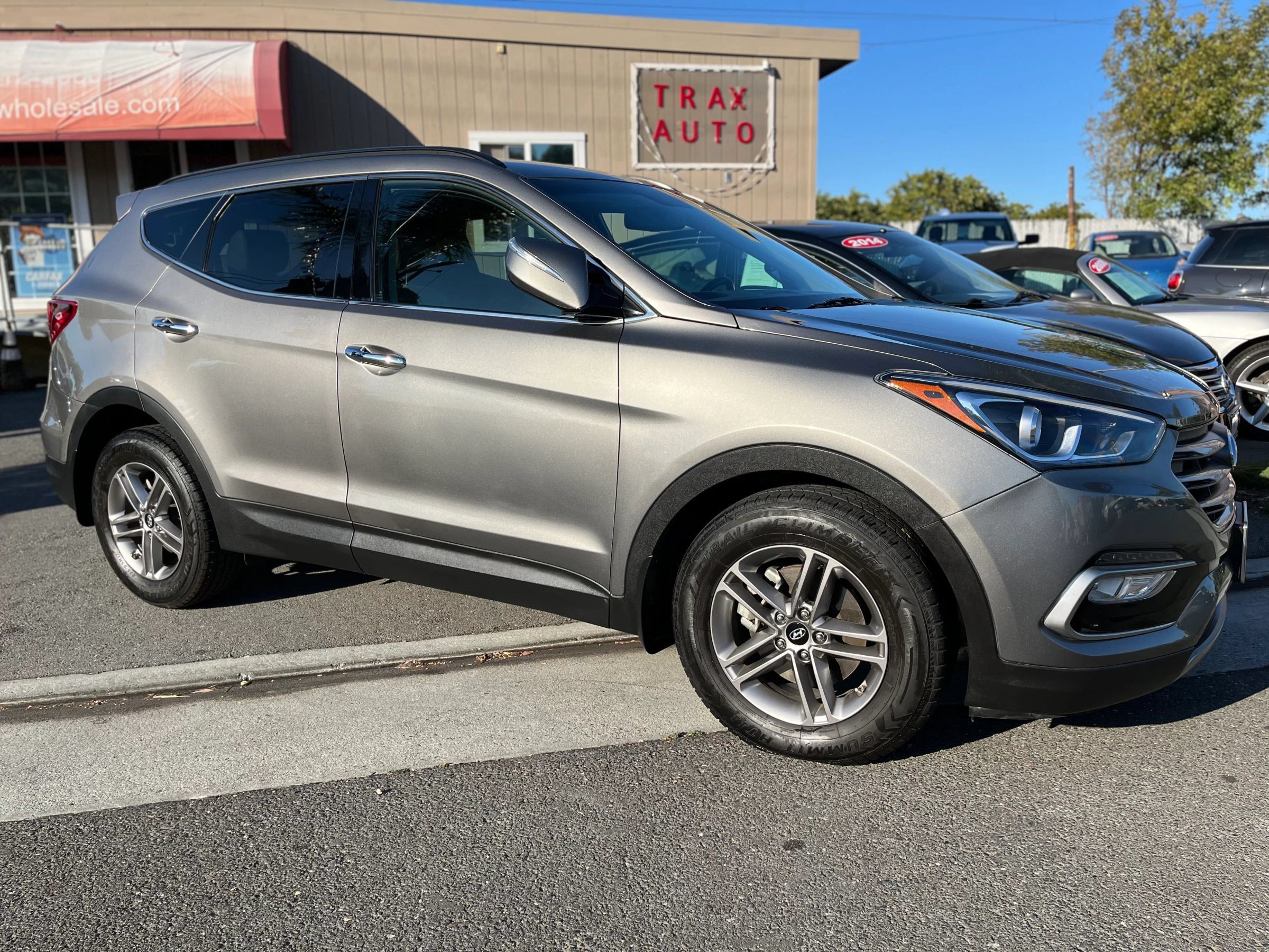 Used 2017 Hyundai Santa Fe Sport FWD image 2