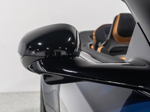 Used 2024 Aston Martin DB12 Convertible image 22