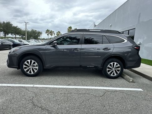 Used 2023 Subaru Outback Premium AWD/4WD image 5