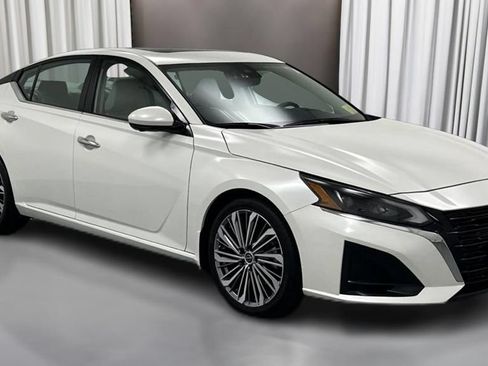 Certified 2023 Nissan Altima 2.5 SL FWD image 3