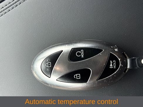 Used 2024 Hyundai Santa Fe SEL FWD image 3