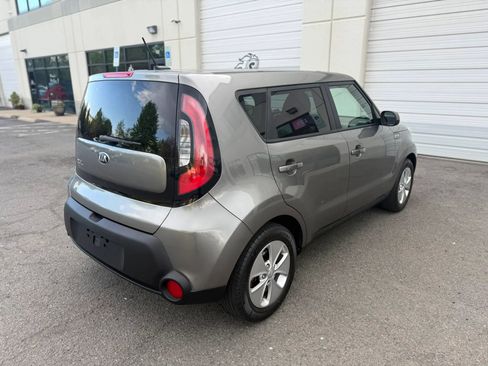 Used 2016 Kia Soul image 4