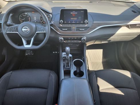 Used 2023 Nissan Altima 2.5 SV FWD image 25