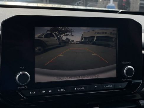 Used 2024 Nissan Pathfinder SV image 18