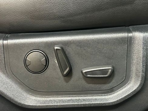 Used 2019 Ford F150 Lariat w/ Equipment Group 502A Luxury AWD/4WD image 56
