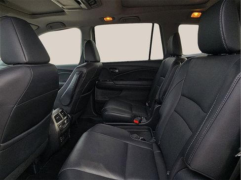 Used 2017 Honda Pilot Elite image 10
