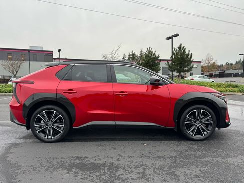 Used 2023 Toyota bZ4X AWD image 12