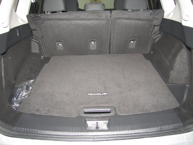 Used 2025 Nissan Rogue SV FWD image 39