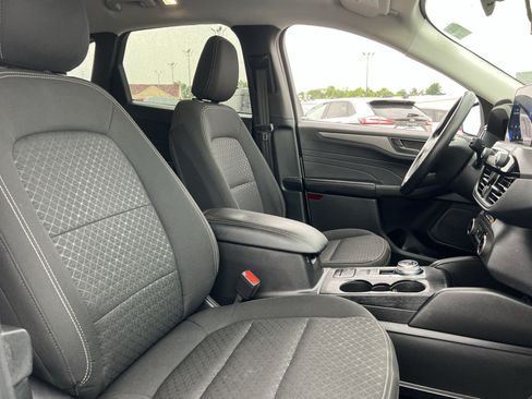 Used 2025 Ford Escape Active AWD/4WD image 25