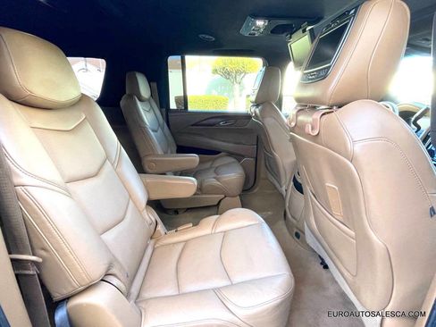 Used 2017 Cadillac Escalade ESV Platinum image 26