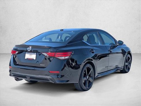 Used 2023 Nissan Sentra SR w/ Midnight Edition Package FWD image 5