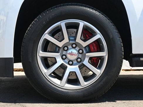 Used 2017 GMC Yukon XL Denali w/ Open Road Package AWD/4WD image 7