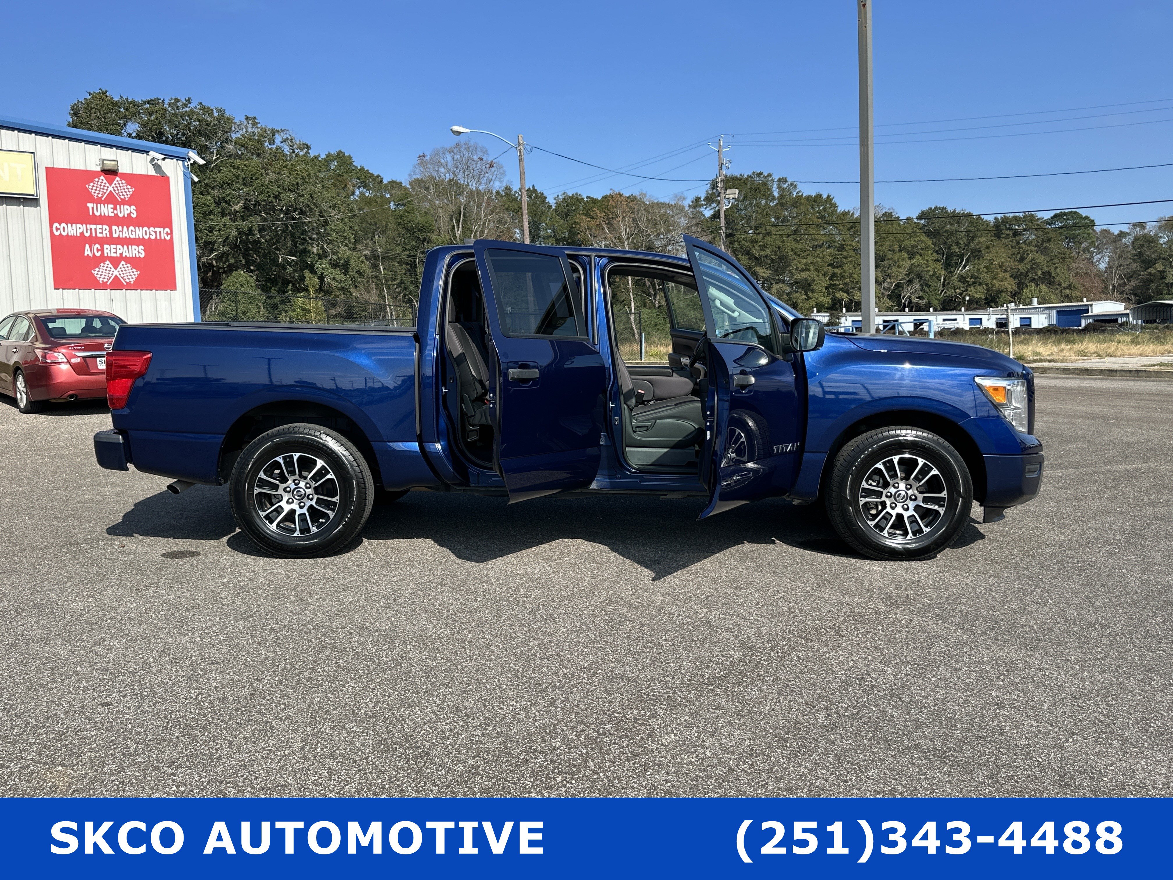 Used 2022 Nissan Titan SV RWD image 33