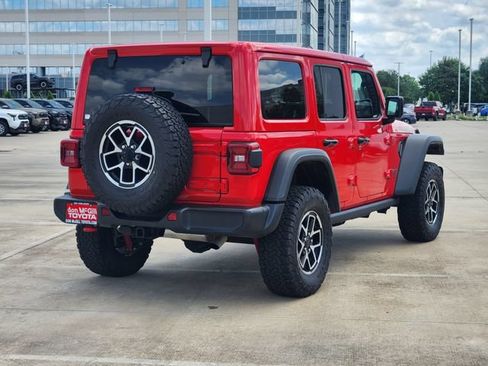 Used 2025 Jeep Wrangler Unlimited Rubicon AWD/4WD image 5