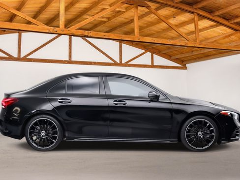 Used 2021 Mercedes-Benz A 220 w/ AMG Line image 6