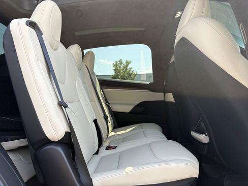 Used 2025 Tesla Model X AWD/4WD image 22