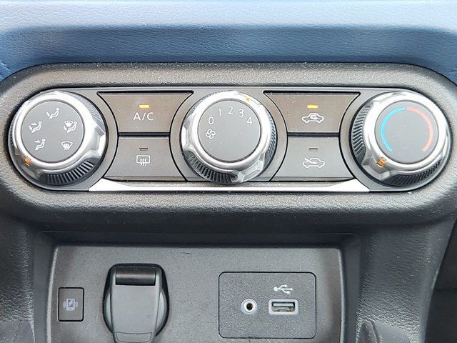 Used 2025 Nissan Versa SV FWD image 17