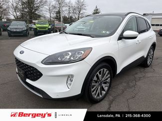 Used 2022 Ford Escape Titanium w/ Class II Trailer Tow Package video 1