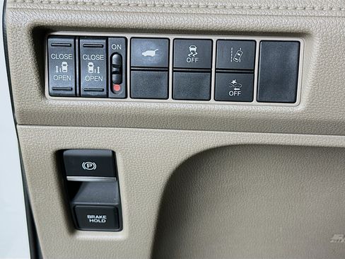 Used 2018 Honda Odyssey EX-L image 17