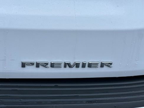 Used 2022 Chevrolet Suburban Premier image 53