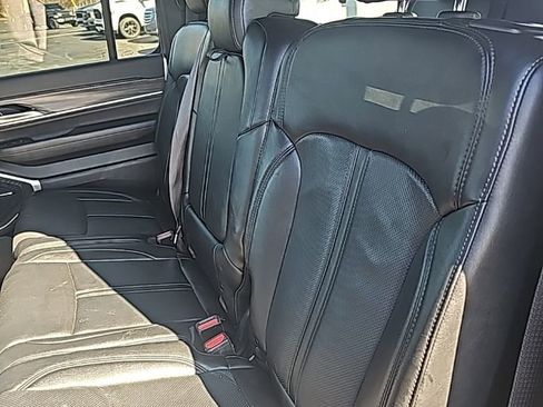 Certified 2024 Jeep Wagoneer L Series II w/ Flexible Seating Group image 8