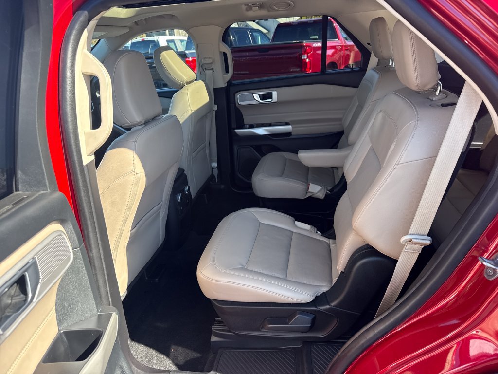 Used 2021 Ford Explorer Limited w/ Equipment Group 301A AWD/4WD image 16