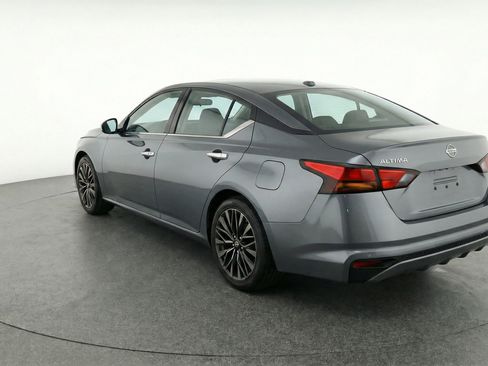 Used 2025 Nissan Altima 2.5 SV image 6