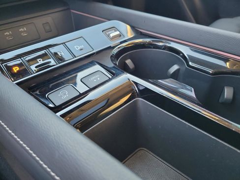 Certified 2025 Nissan Murano Platinum w/ Cargo Package image 29