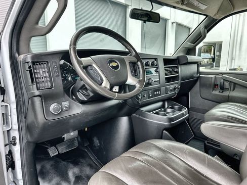 Used 2019 Chevrolet Express 2500 Work Van w/ Driver Convenience Package image 10