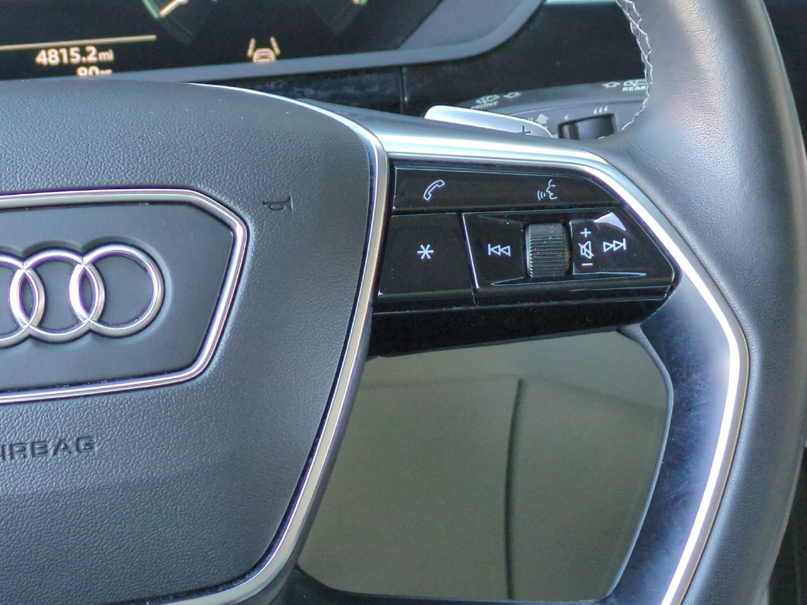 Used 2024 Audi Q8 e-tron Premium Plus w/ Premium Plus Package AWD/4WD image 11