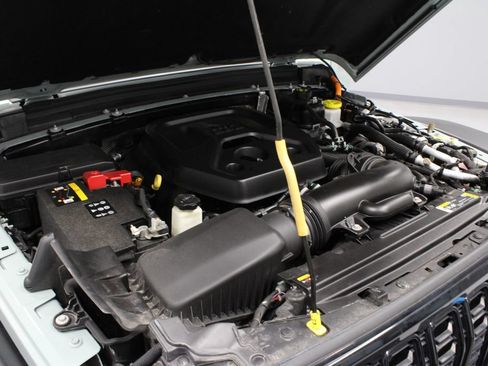 Used 2024 Jeep Wrangler Unlimited AWD/4WD image 14