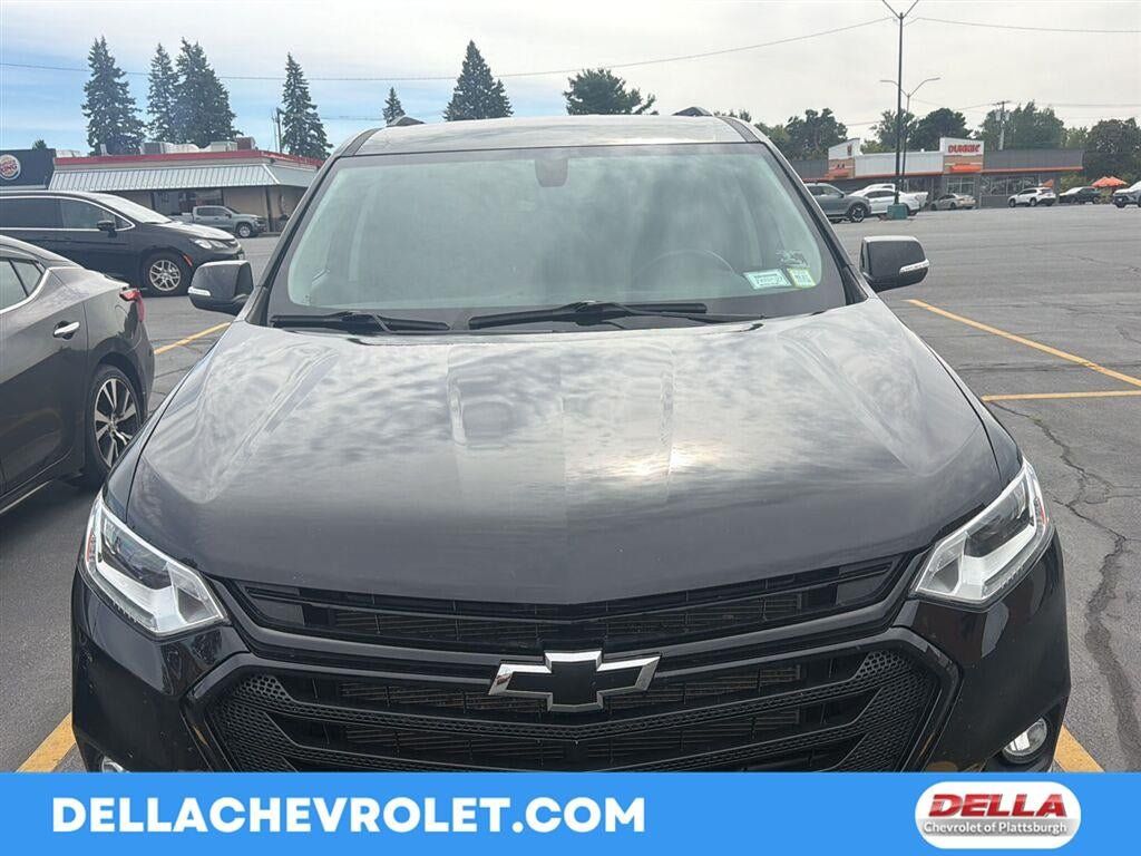 Used 2021 Chevrolet Traverse LT w/ LPO, Blackout Package AWD/4WD image 1