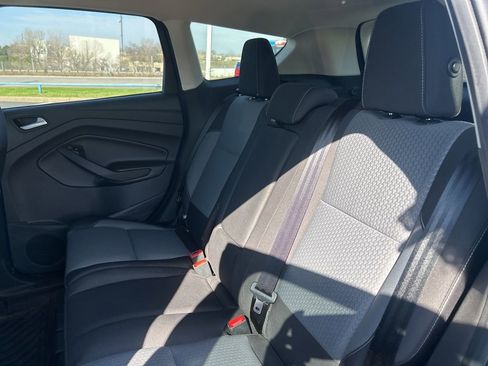 Used 2017 Ford Escape SE image 28