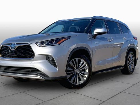 Used 2020 Toyota Highlander Platinum AWD/4WD image 2