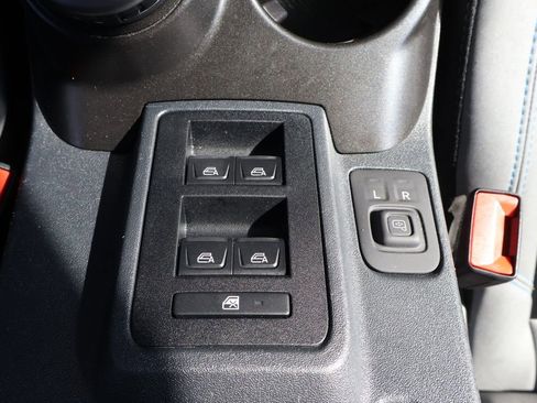 Used 2022 Ford Bronco Black Diamond image 25