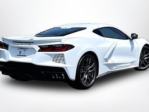 Used 2024 Chevrolet Corvette Stingray Premium Cpe w/ Battery Protection Package RWD image 6