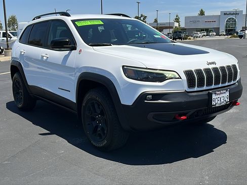 Used 2022 Jeep Cherokee Trailhawk w/ Premium Leather Package AWD/4WD image 1