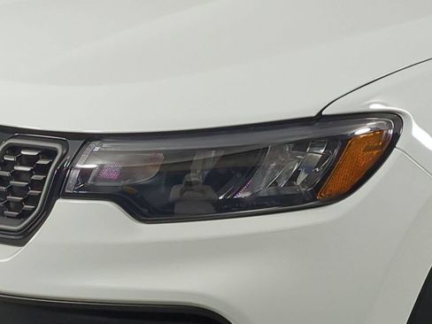 Used 2025 Jeep Compass Latitude w/ Altitude Special Edition AWD/4WD image 10